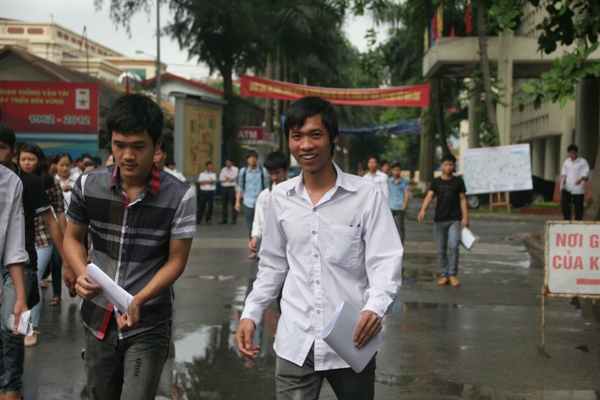 Đề Hóa, đề Anh “dễ thở” nhất trong các môn thi đợt 1